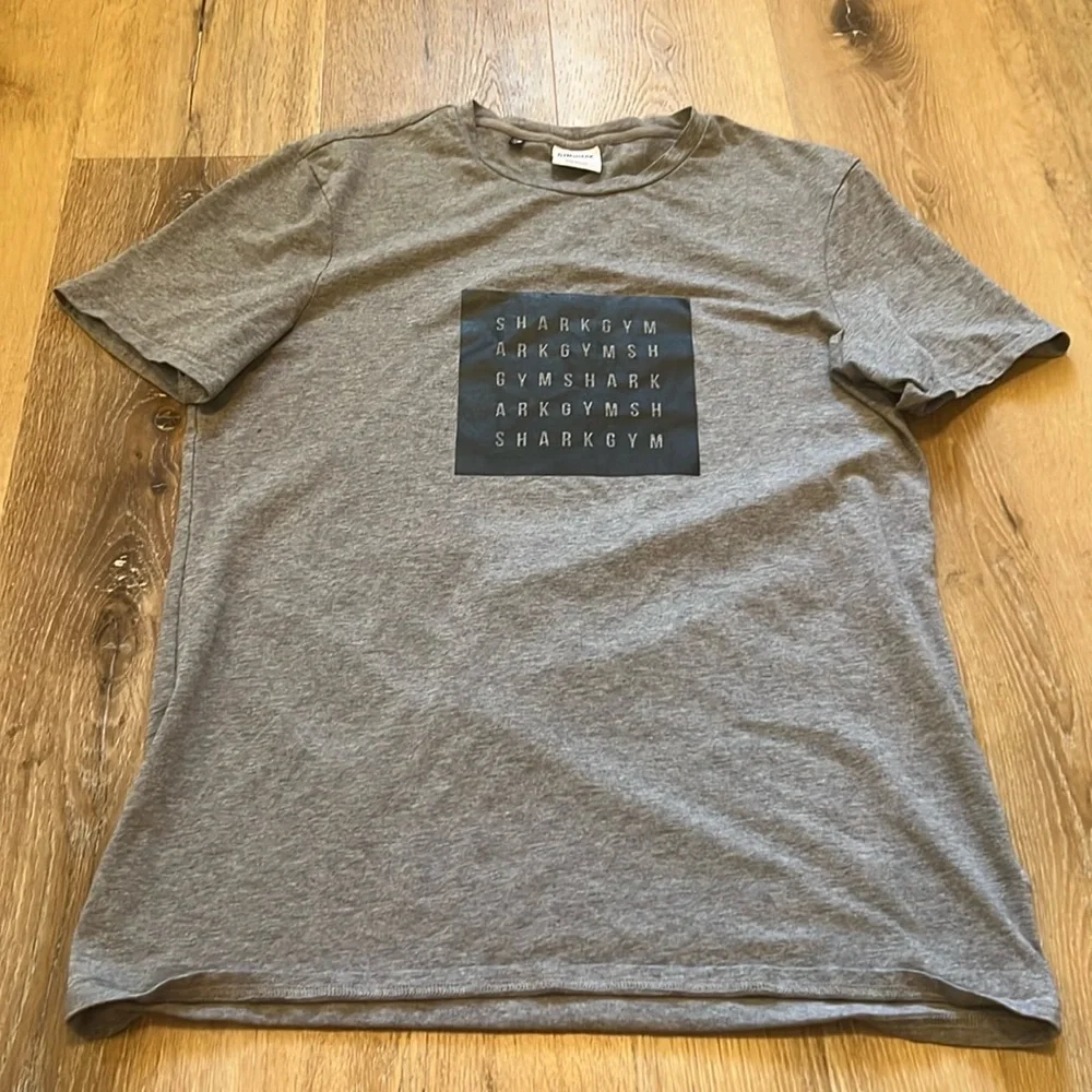 Medium, gray gym, shark T-shirt